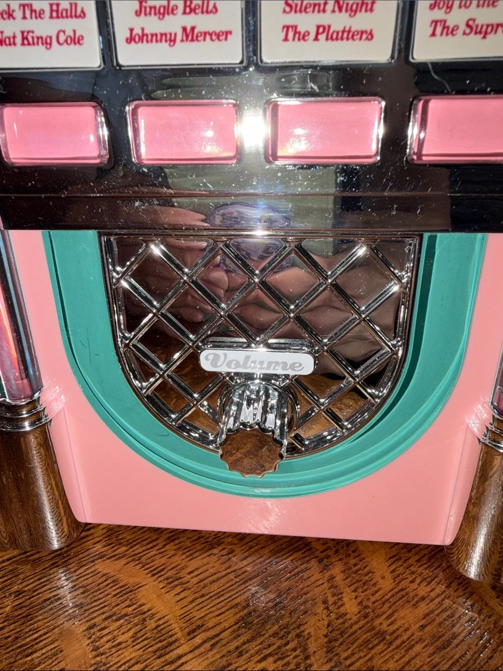 Holiday Jukebox - Plays 4 Christmas Songs